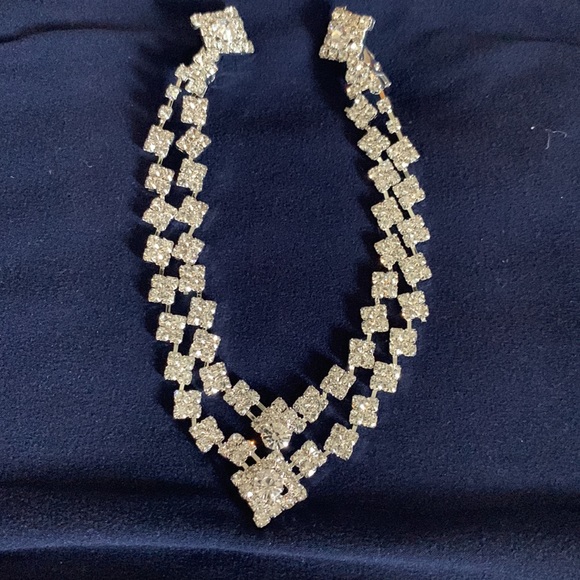 RHINESTONE SWEATER KEEPER - Picture 6 of 12